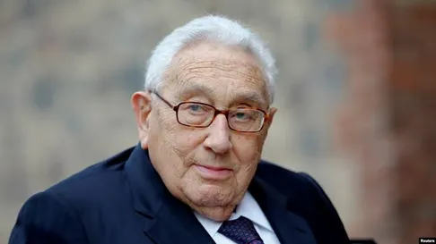 پیش‌بینی ۲۰سال پیش کیسینجر درباره محاصره ایران؛ آمریکا در نهایت برای واداشتن ایران به کنار گذاشتن برنامه هسته‌ای‌اش دست به محاصره ایران خواهد زد