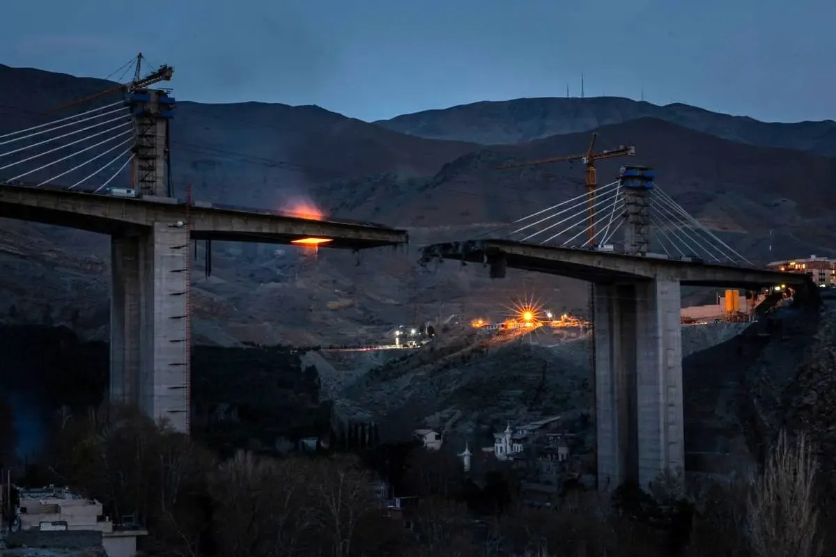 حمله موشکی به یک پل در کرج