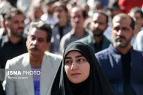 (عکس) حضور زینب سلیمانی در مراسم تشییع محمد کاسبی