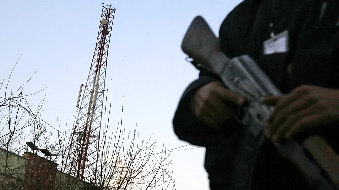 قطع اینترنت و مخابرات در افغانستان برای جلوگیری از «فسق و فجور»!