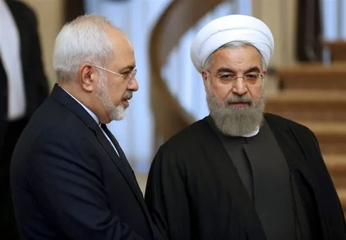 (ویدئو) محاکمه نمادین حسن روحانی و ظریف در یکی از تجمع‌های شبانه