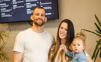 چرا دیوید تیلور با همسرش به ایران می‌آید؟