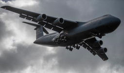 «هیولاهای آسمان» در خاورمیانه؛ هواپیمای ترابری لاکهید سی-۵ گالکسی Lockheed C-۵ Galaxy چیست و داخل این غول چه چیزهایی جا می‌شود؟