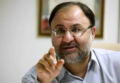 حمله عجیب محمدصادق کوشکی به قرارگاه خاتم؛ بر اساس تنظیمات آمریکا عمل کرده‌ایم!