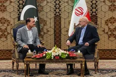 جزئیات دیدار رئیس مجلس ایران و فرمانده ارتش پاکستان