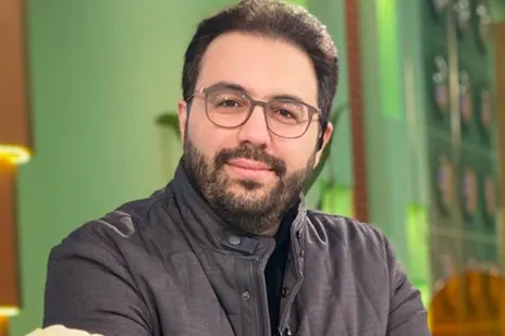 امیر حسین طهماسبی مجری ممنوع‌الکار به قاب تلویزیون برگشت