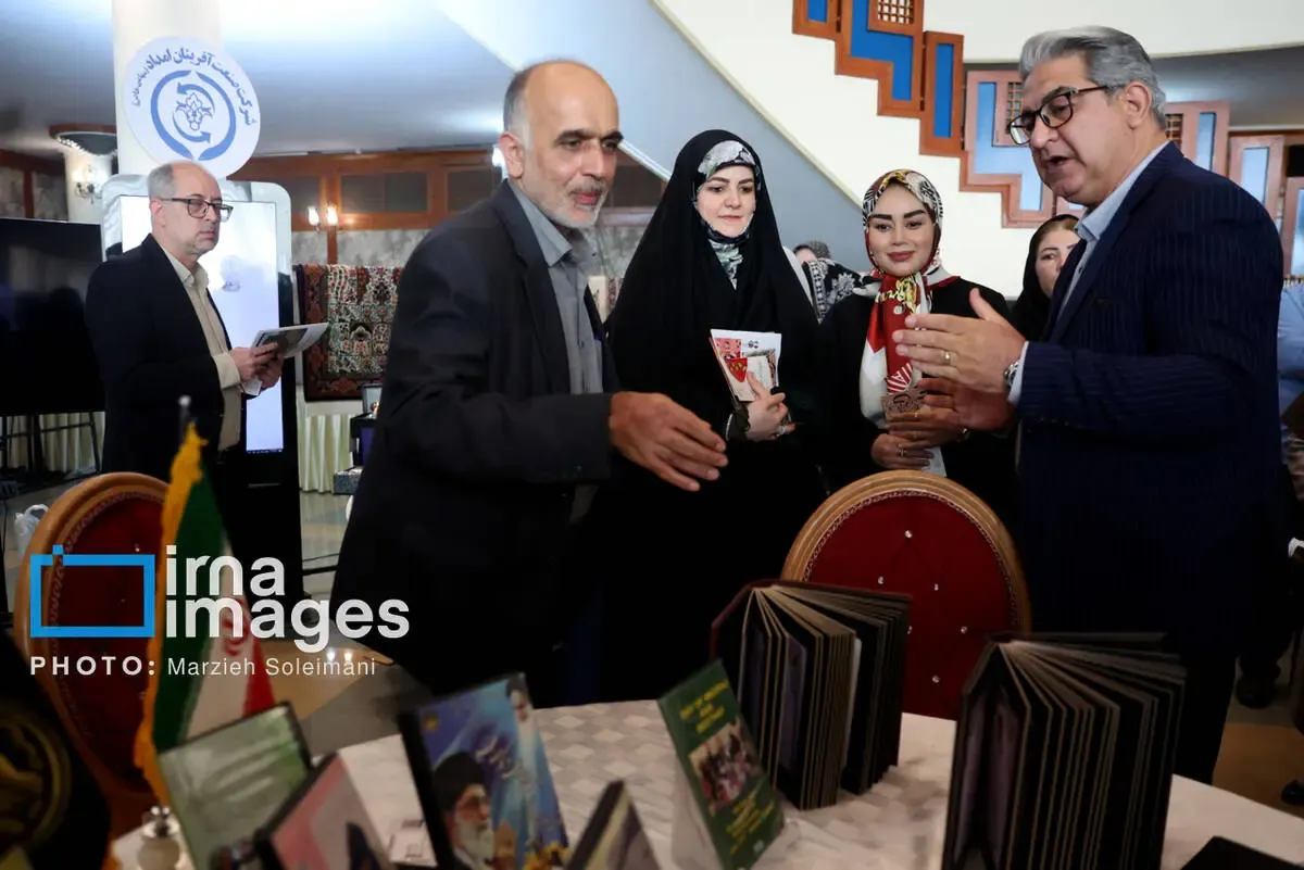 حضور دختر پزشکیان، همسر عراقچی و فاطمه مهاجرانی در یک نمایشگاه حضور دختر پزشکیان، همسر عراقچی و فاطمه مهاجرانی در یک نمایشگاه