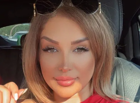 (ویدئو) واکنش تند مامک جمشیدی به حکم ۹۹ ضربه شـلاق برادرش
