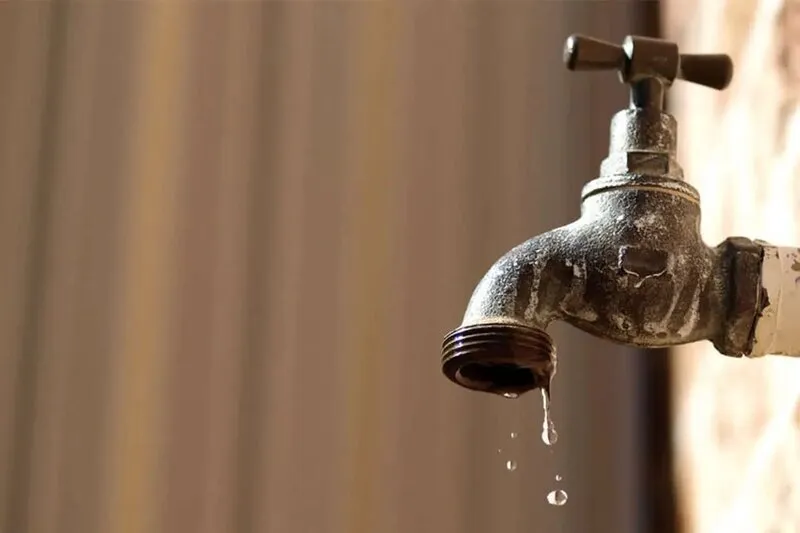 فشار آب تهران به «کمتر از نصف» کاهش یافت