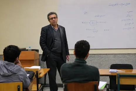 استادان دانشگاه مهرماه سر کلاس نمی‌روند؟