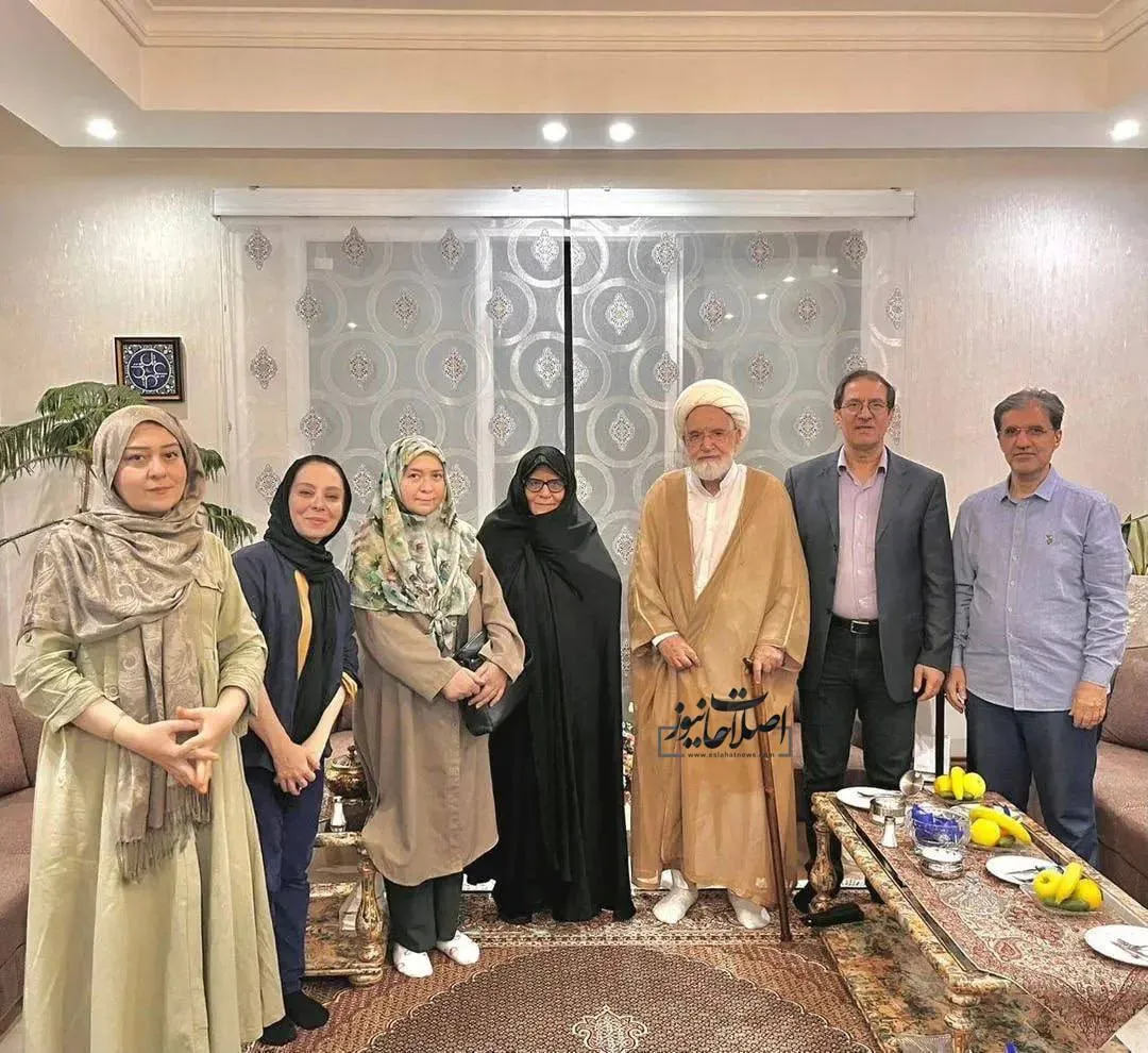 (عکس) فرزندان میرحسین موسوی به دیدار مهدی کروبی رفتند