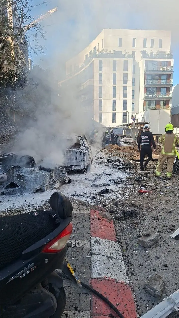 گزارش زنده از روز بیست و پنجم جنگ؛ از تکذیب «مذاکره» تا ادامه بمباران ایران و حمله موشکی به تل‌آویو