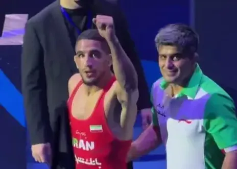 رحمان عموزاد با صورت له شده شامیل محمداوف بلغارستانی را شکست داد و برنز گرفت!