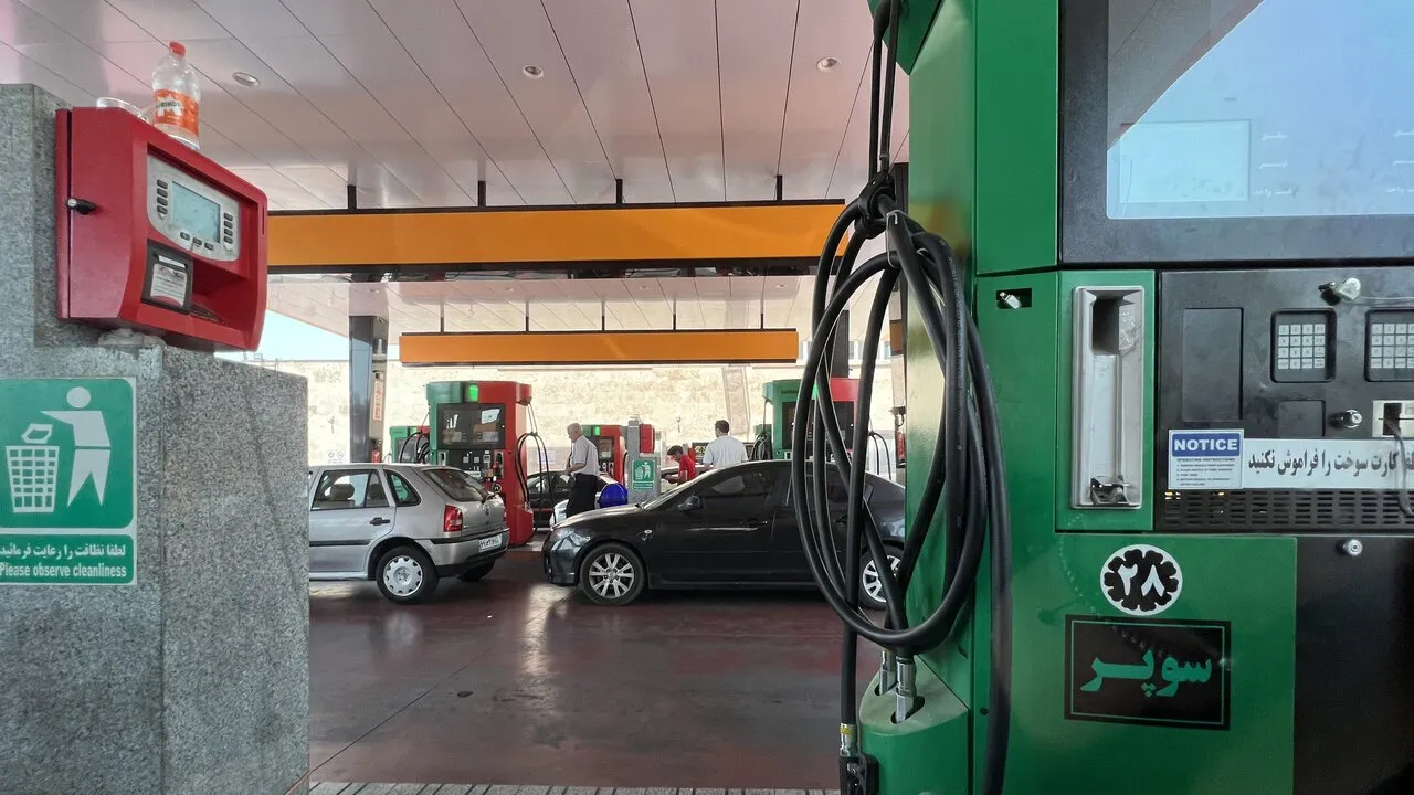 طرح جدید بنزینی مورد نظر دولت پزشکیان چیست؟