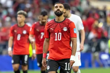 (تصویر) دلداری دادن محمد صلاح به رامین رضاییان