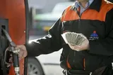 واکنش رسمی به خبر جنجالی درباره سهمیه بنزین؛ بنزین ۱۰ هزار تومانی خودرو‌های تازه تولید شده تکذیب شد