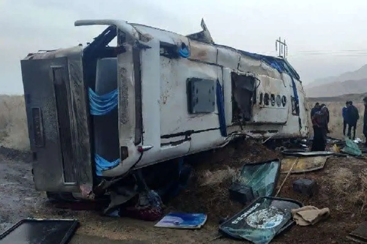 جزییات واژگونی مینی‌بوس حامل کشتی‌گیران