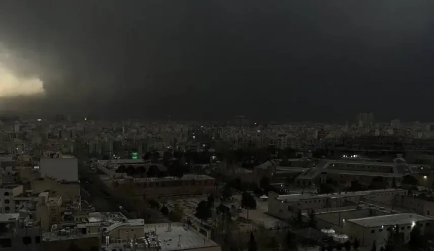 چرا آسمان تهران تاریک است؟!