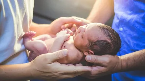 (عکس) تولد نوزاد پسر ۵ کیلو و ۶۵۰ گرمی در کرمانشاه!