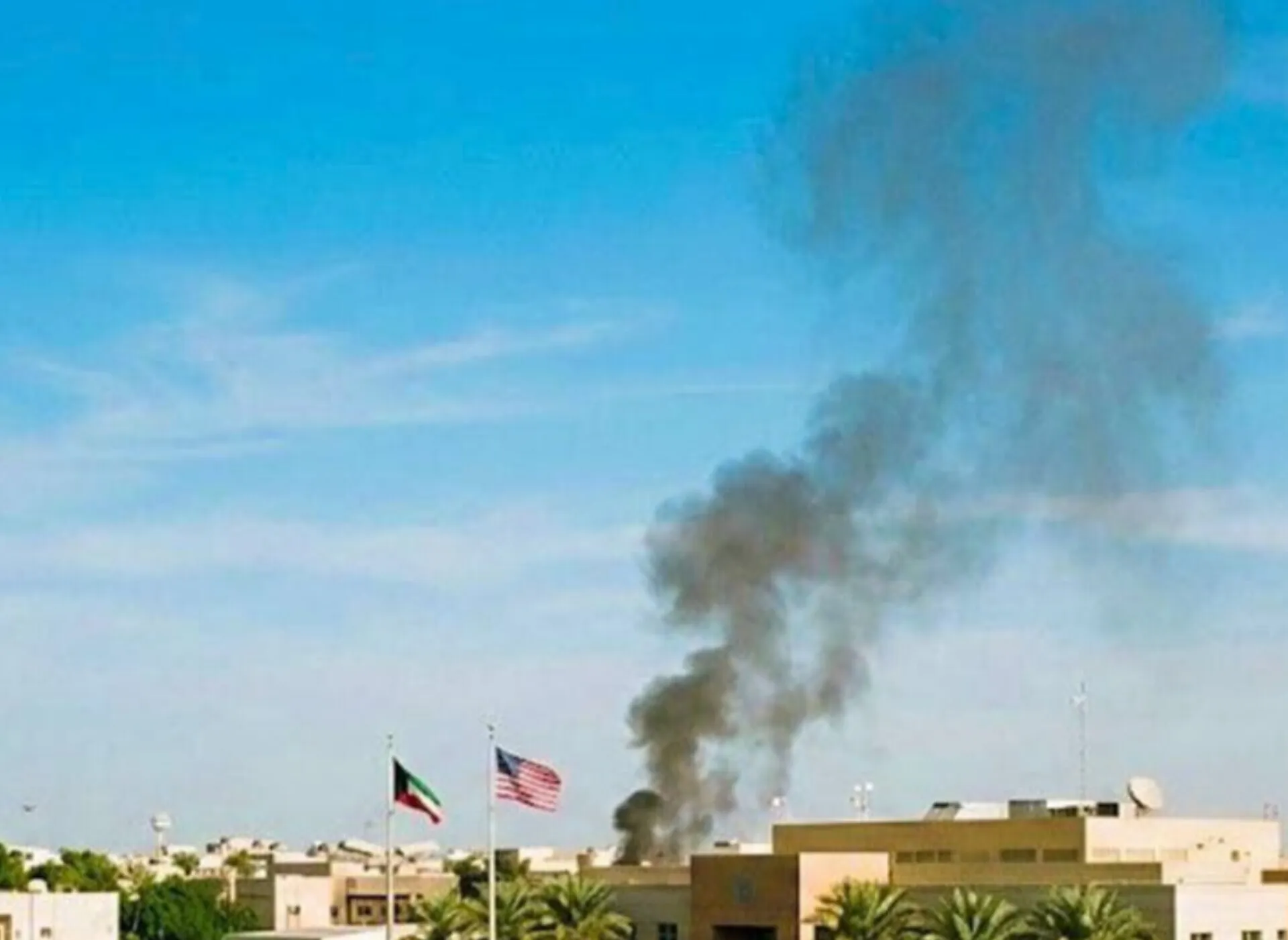 سفارت آمریکا در کویت هدف قرار گرفت