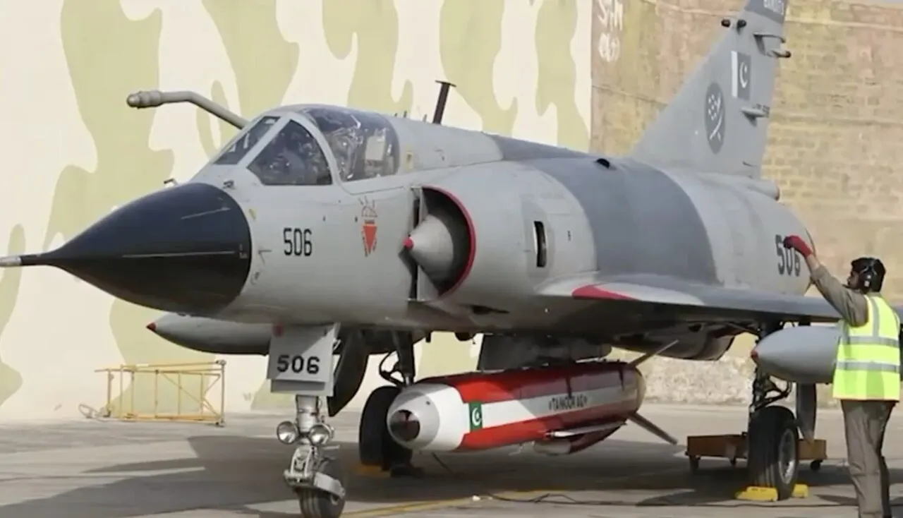 فیلم | رونمایی از موشک کروز با قابلیت حمل کلاهک هسته‌ای به نام «تیمور» بیخ گوش ایران