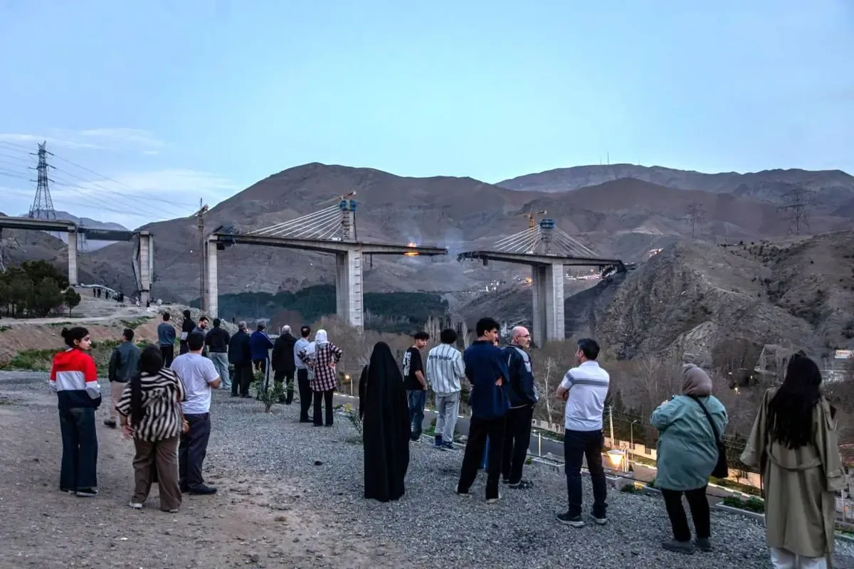 حمله موشکی به یک پل در کرج