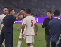 (ویدئو) درگیری امیر قلعه‌نویی با میلاد محمدی بعد از پایان بازی با ازبکستان؛ چه کسی پنالتی‌ها را چیده بود؟!