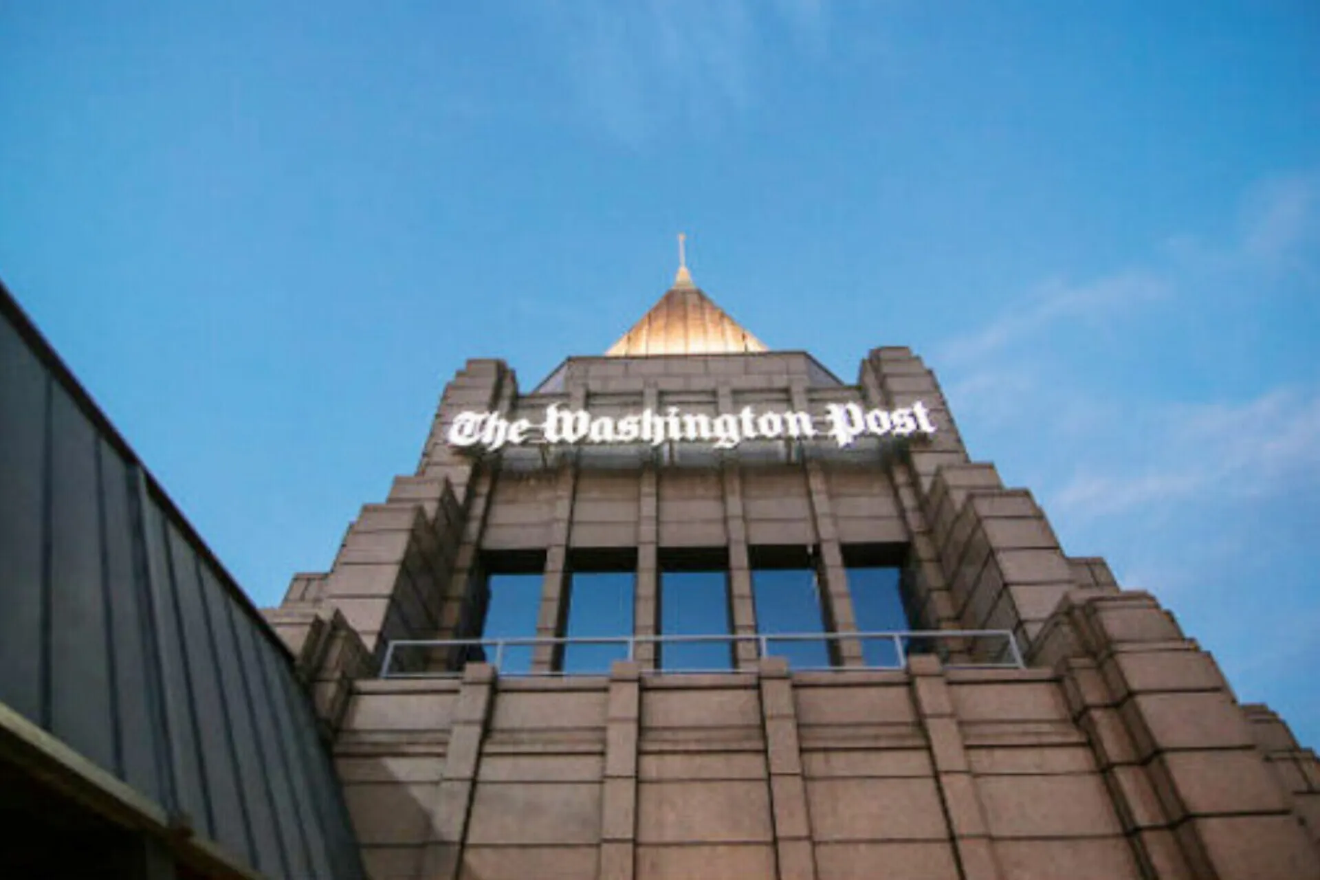 واشنگتن پست کل تیم خاورمیانه خود را اخراج کرد