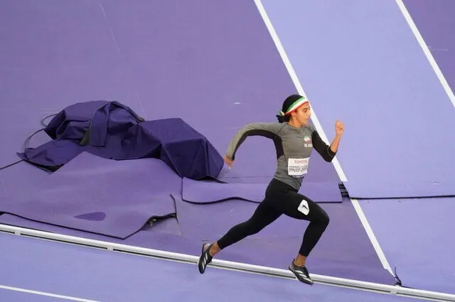 ویدئو | تصاویر تلخ از زمین خوردن هاجر صفرزاده در یک قدمی خط پایان و از دست رفتن طلای جهان