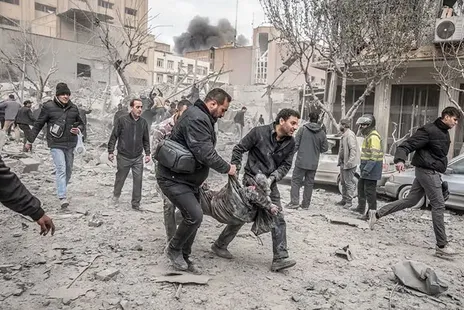 تصاویری از حمله دیروز اسرائیل به میدان فردوسی تهران