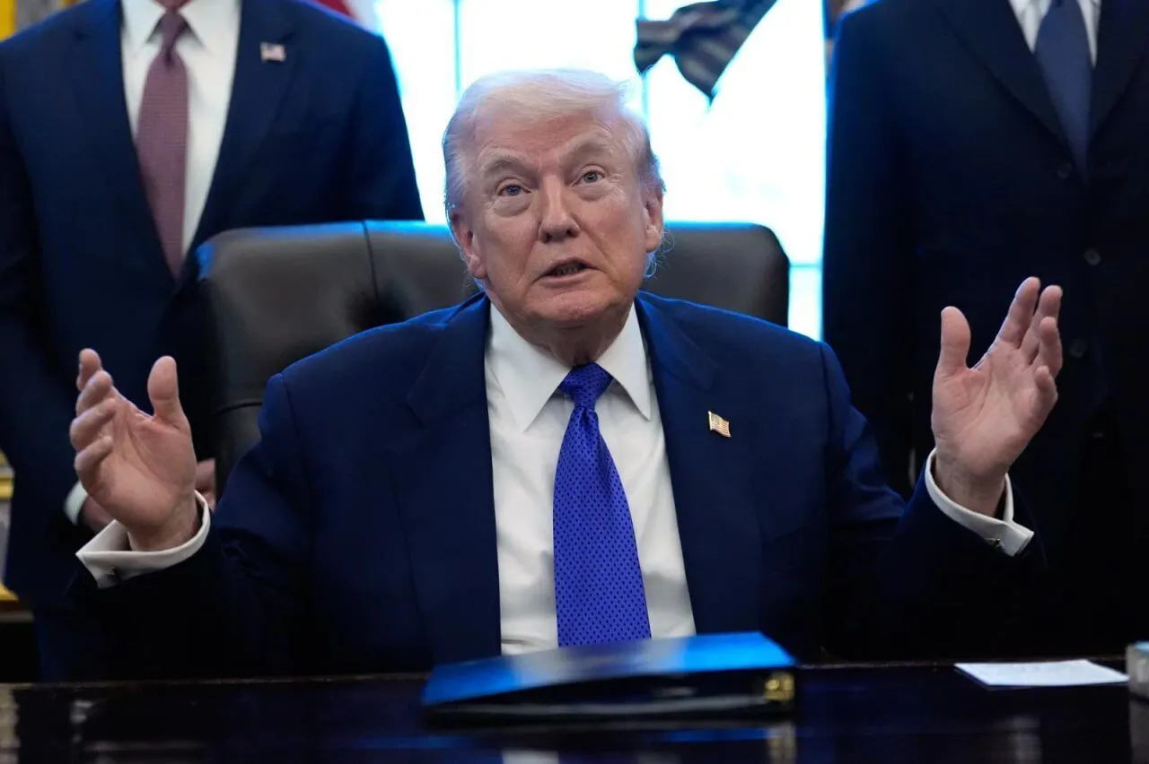 ترامپ فرمان وضع تعرفه ۲۵ درصدی تجارت با ایران را امضا کرد