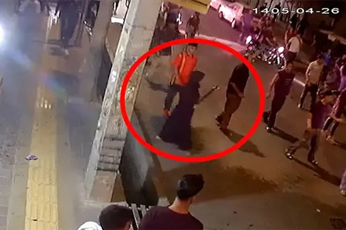 (ویدئو) شمشیرکشی یک زن در نسیم‌شهر؛ علی جومونگ و مادرش دستگیر شدند