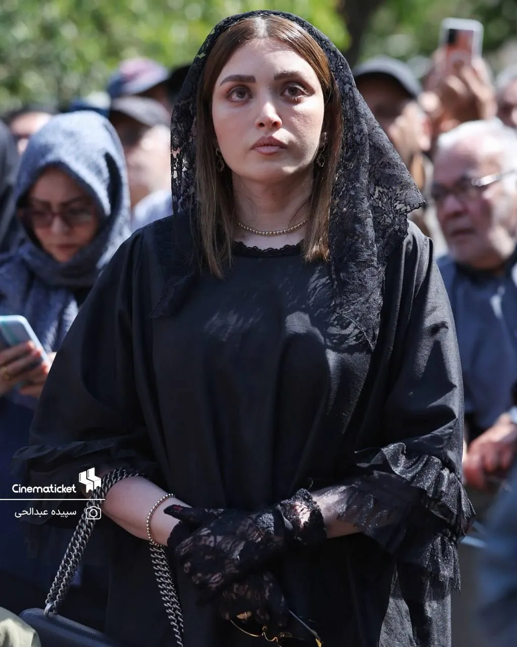 مراسم بدرقه اکبر عبدی مراسم بدرقه اکبر عبدی