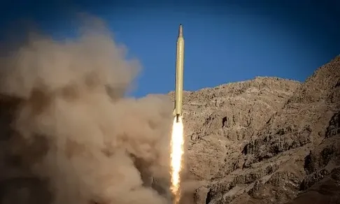 ویدئو | تصاویری از شلیک موشک‌های سنگین ایران به سمت اسرائیل