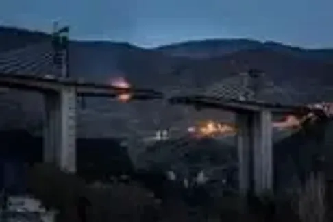 لحظه وحشتناک بمباران پل B ۱ در کرج