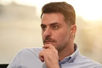 (ویدئو) حمله تند صداوسیما به علی ضیا: او کفر می‌گوید!