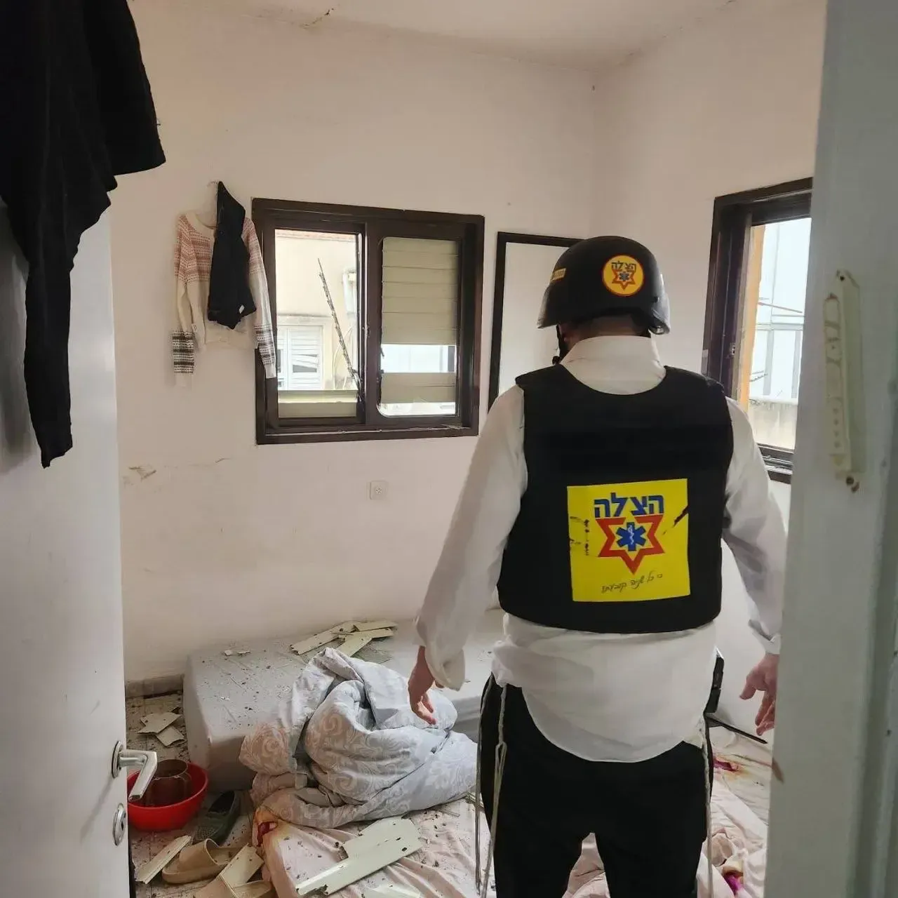 خسارات «بنی براک» بعد از حمله موشکی ایران خسارات «بنی براک» بعد از حمله موشکی ایران