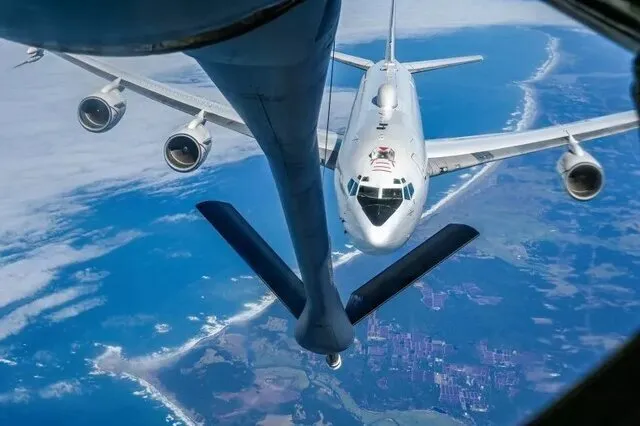 پرواز مرموز هواپیمای هسته‌ای آمریکا بر فراز گرینلند