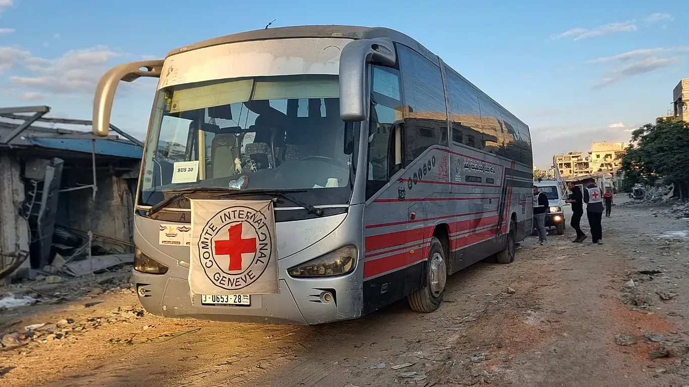 اسرائیل گروگان‌ها را تحویل گرفت | ترامپ پایان جنگ غزه را اعلام کرد