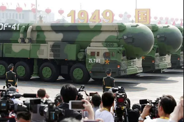 چین ۱۰۰ موشک هسته‌ای را آماده پرتاب کرد