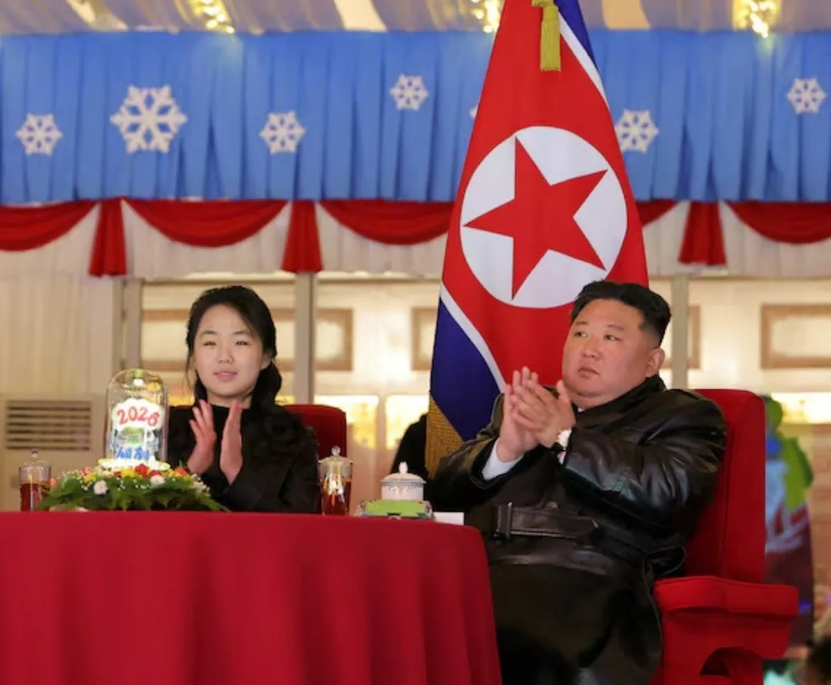 رهبر کره شمالی و دخترش در جشن سال نو ۲۰۲۶ (عکس)