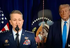 ژنرال دَن کین؛ رئیس ستاد مشترک ارتش آمریکا و فرمانده حمله احتمالی آمریکا به ایران کیست و چه سوابقی دارد؟