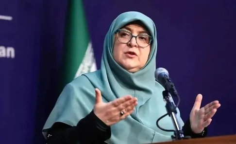 (ویدئو) واکنش فاطمه مهاجرانی به فردی که از او کلیپ می‌سازد
