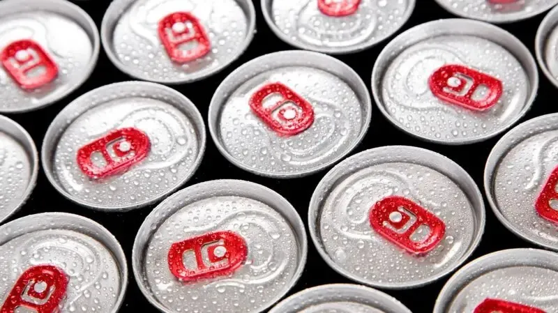 برای مقابله با خواب چای و قهوه بخوریم یا انرژی‌زا؟