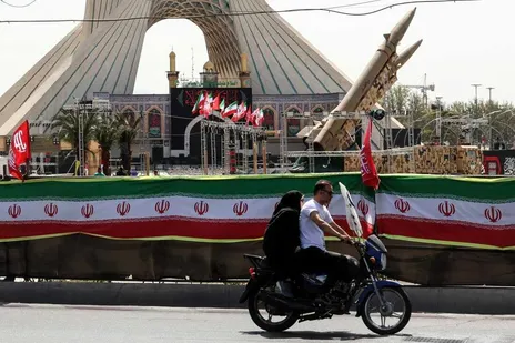 چرا آمریکا حملات علیه ایران را متوقف کرد؛ بازگشت به مذاکرات یا آرامش پیش از طوفان؟!