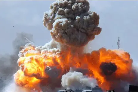 وقوع انفجار‌های شدید در شهر یزد