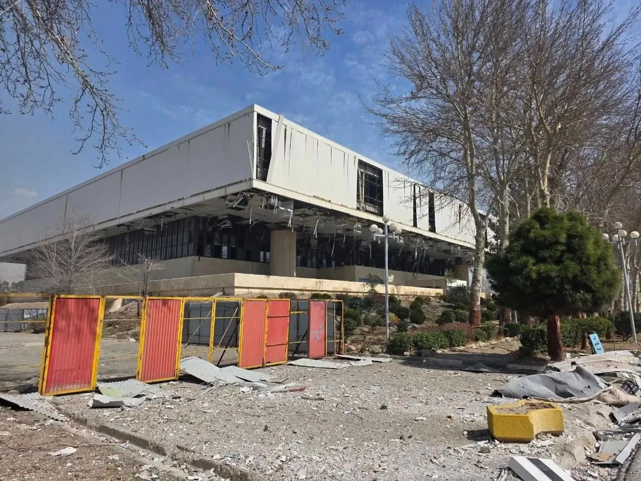 تخریب ورزشگاه آزادی